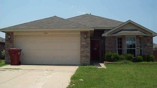 1st image of 1709 Lesli Dr