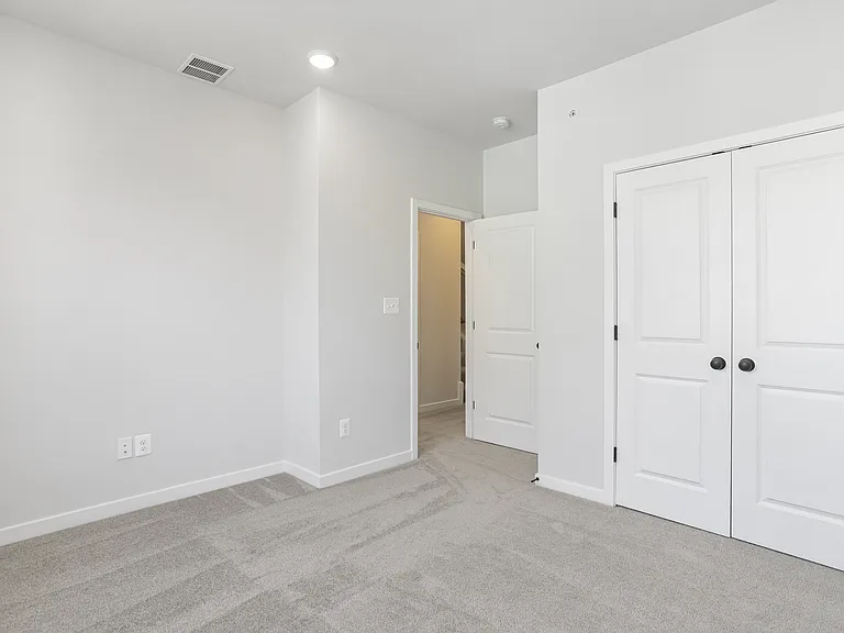 133 Warburton St — Photo 27