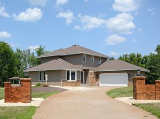 2601 Rodeo Dr NE, Blaine, MN 55449