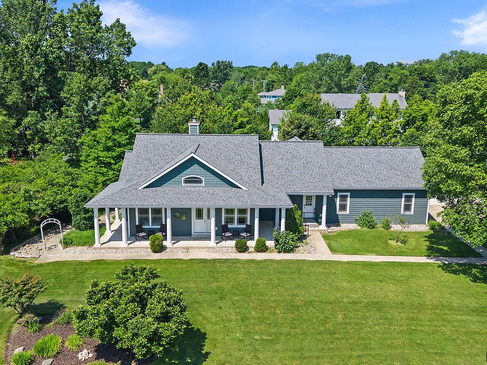 1st image of 762 Wilderness Rdg