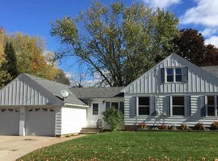 404 High St, Manawa, WI 54949
