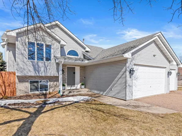 209 9th St NW, Buffalo, MN 55313