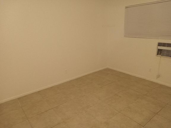 5th image of 536 North Cir APT 1