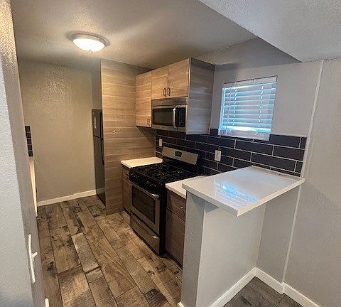 2nd image of 2625 1/2 Barranca St
