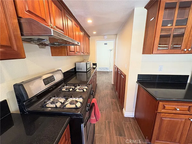 20409 Tufts Cir — Photo 13