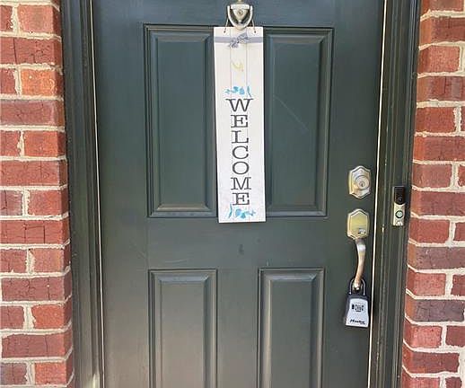 2nd image of 1033 Farrcroft Way