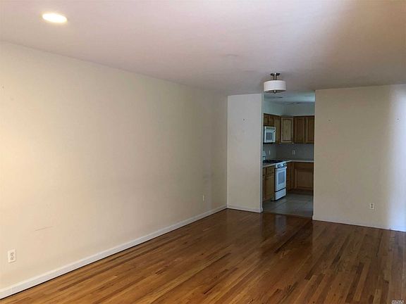3rd image of 15A Elm Ave