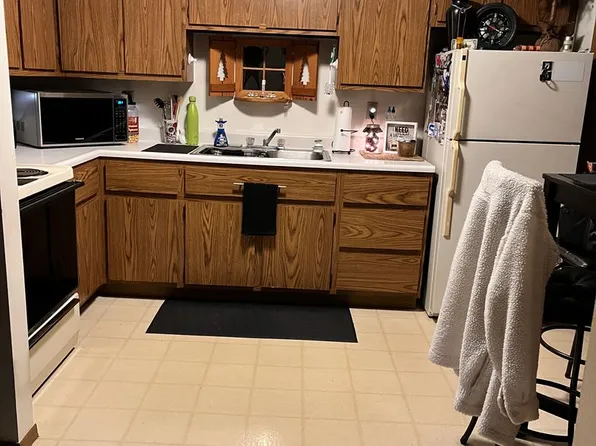552 Bronson Rd, 552 E Bronson Rd #1, Seymour, WI 54165