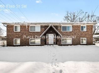 106 43rd St SW, Grand Rapids, MI 49548