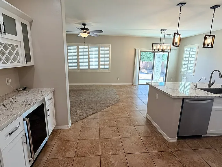 40750 W Colby Dr — Photo 9