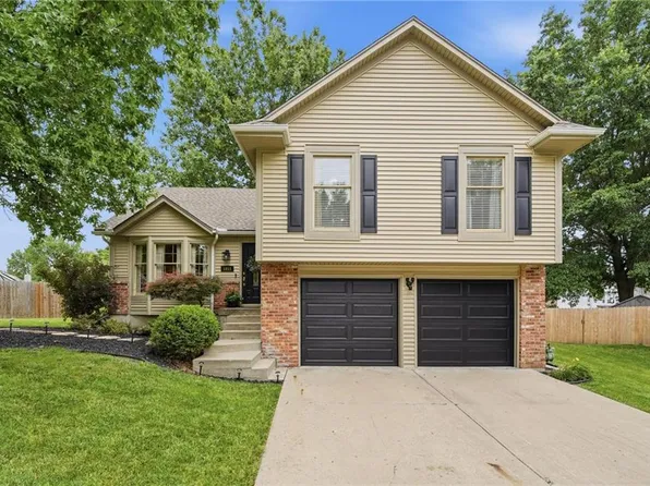 1011 NE 103rd St, Kansas City, MO 64155