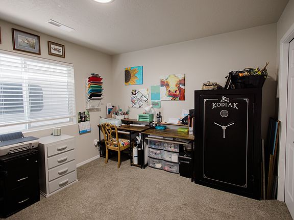 3rd image of 930 SW Levant Way