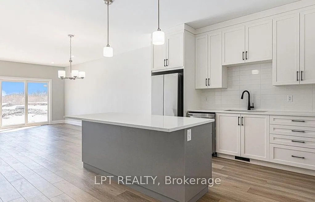 3 bed, $2,400 — Photo 3