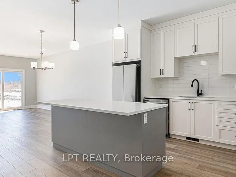 826 Namur St — Photo 3
