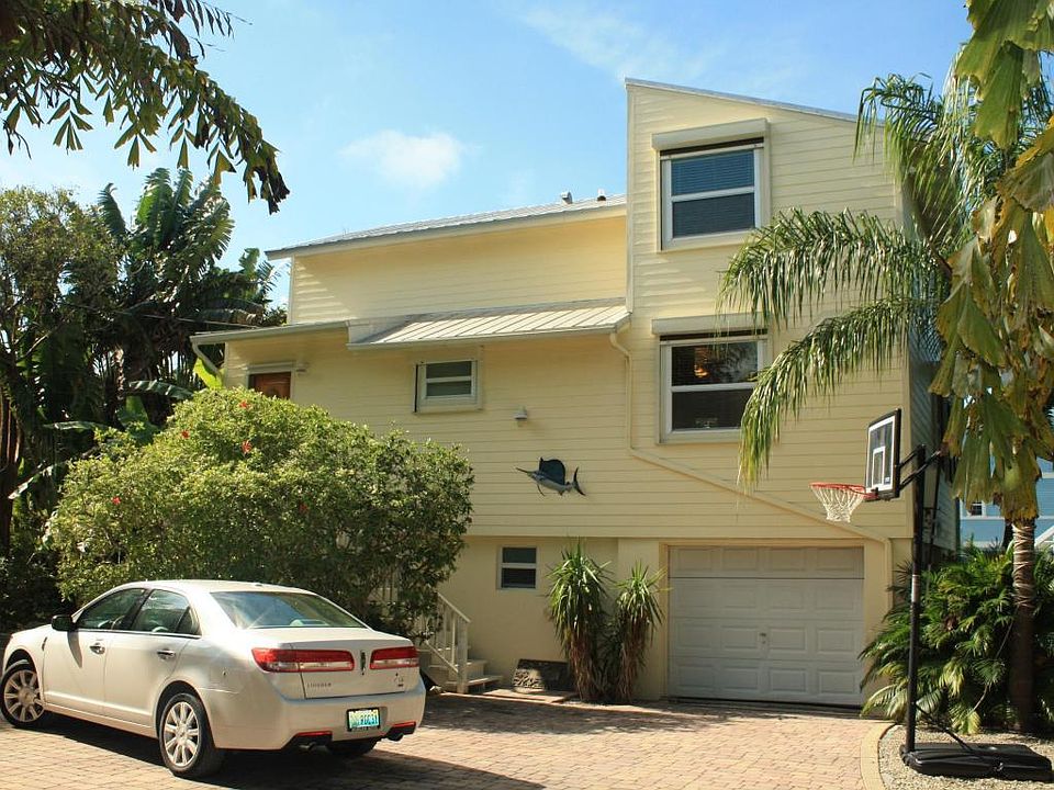 1st image of 776 Caribbean Dr E