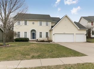 3509 80th St, Urbandale, IA 50322