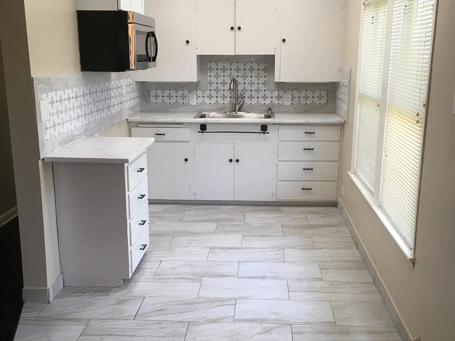 1 bed, 850 sqft, $1,200 — Photo 3