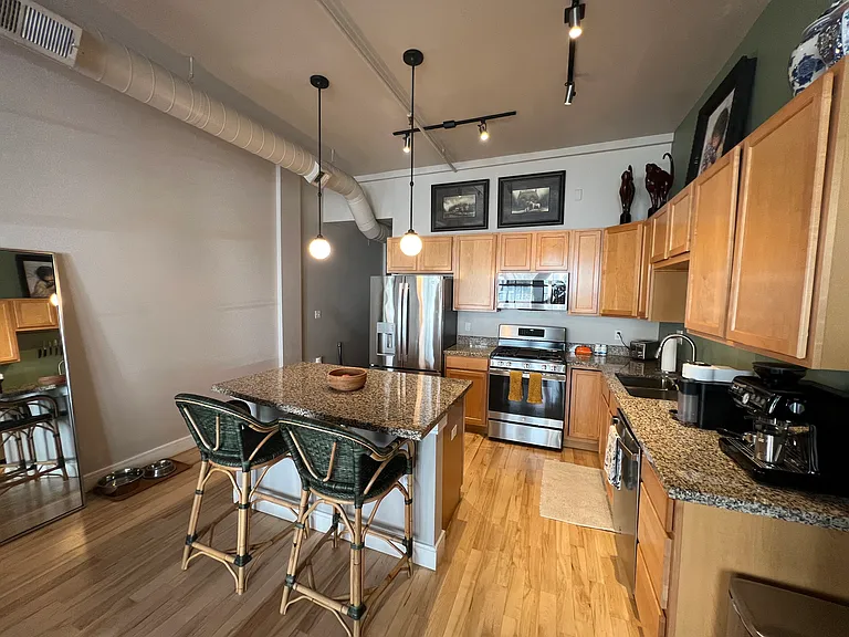 2441 N Broadway #102 — Photo 19