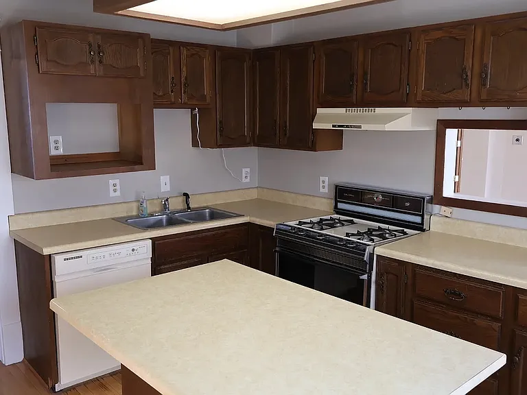 515 S Vine St — Photo 26