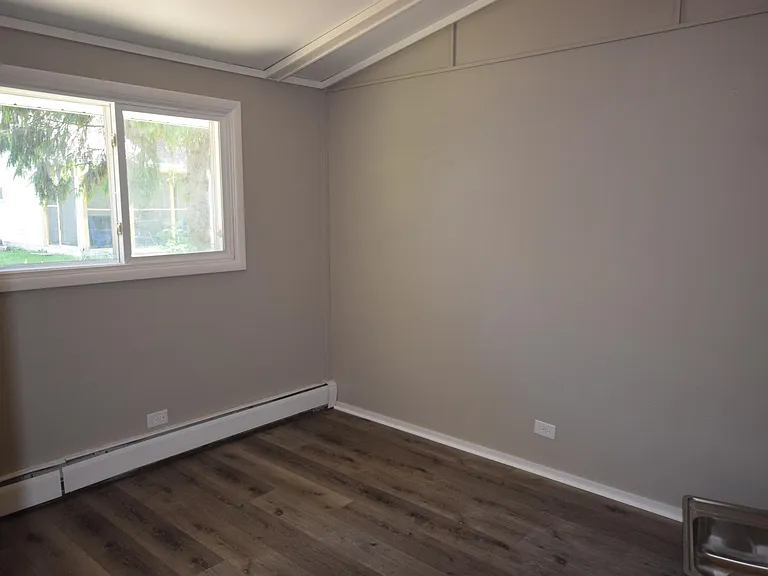 1205 Graham Ave — Photo 12