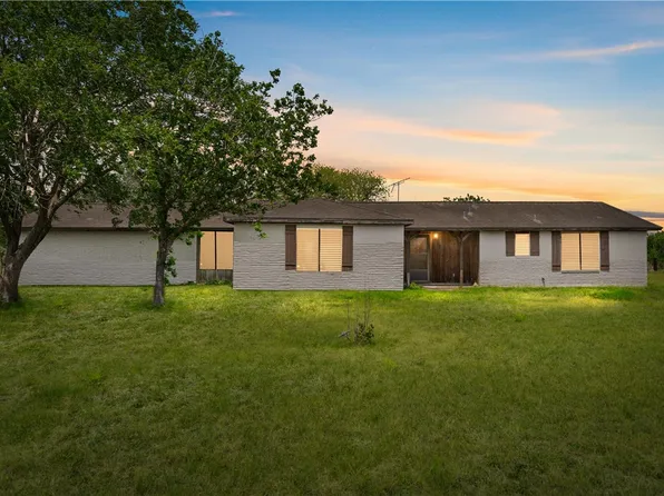 5469 Sunset Trl, Robstown, TX 78380