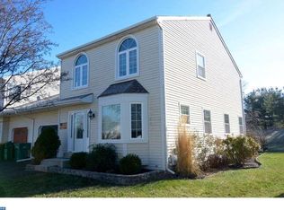 412 Navajo Dr, Royersford, PA 19468