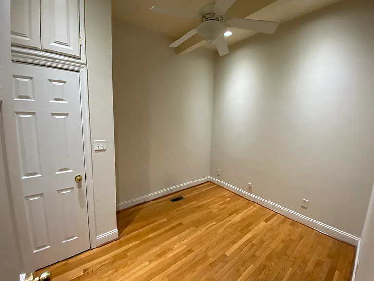 1122 K St NE — Photo 18