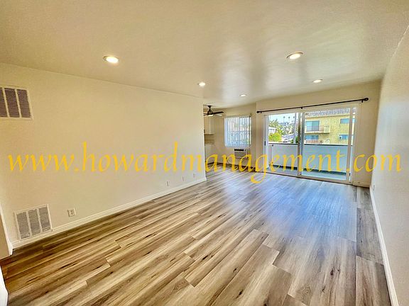 5th image of 10206 Regent St Unit 8
