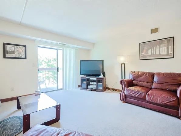 159 Main St APT 37B, Stoneham, MA 02180