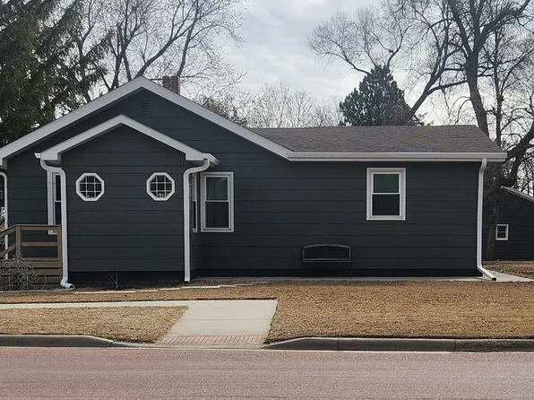 1204 Frank Ave SE, Huron, SD 57350