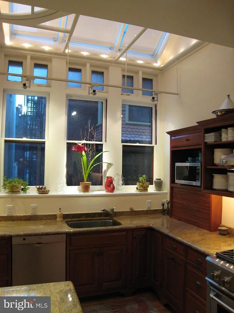 2 bed, 2000 sqft, $3,750 — Photo 2