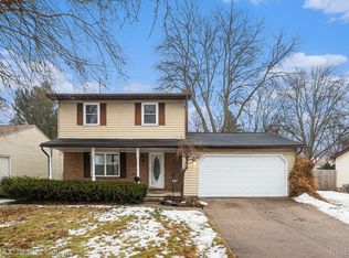 537 Spring Ln, Flushing, MI 48433