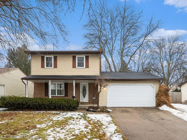 537 Spring Ln, Flushing, MI 48433