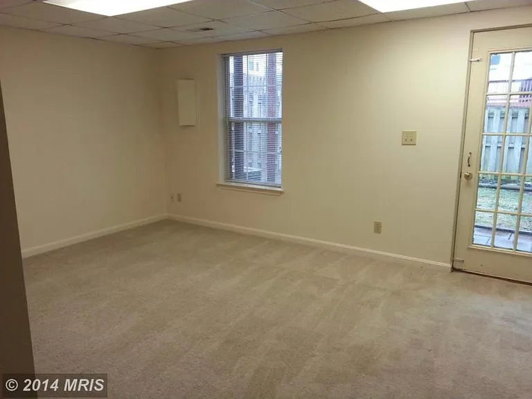 301 Royce Ct — Photo 8