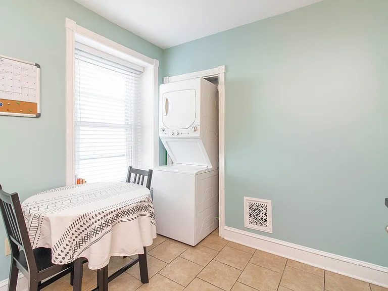 454 Leverington Ave #2 — Photo 9