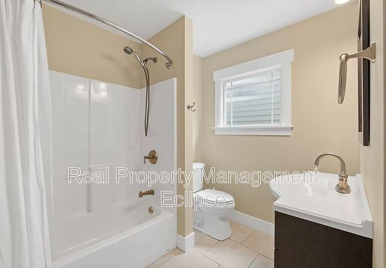 26616 NE Valley St #A — Photo 17