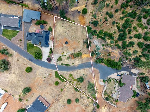 2nd image of 1820 Amore Ln