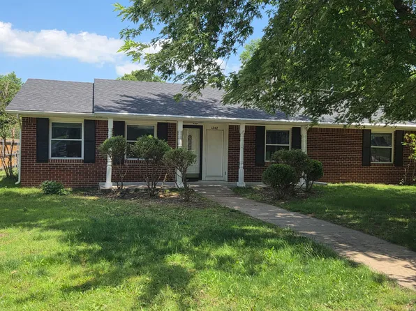 1242 SE Saddle Ln, Bartlesville, OK 74006