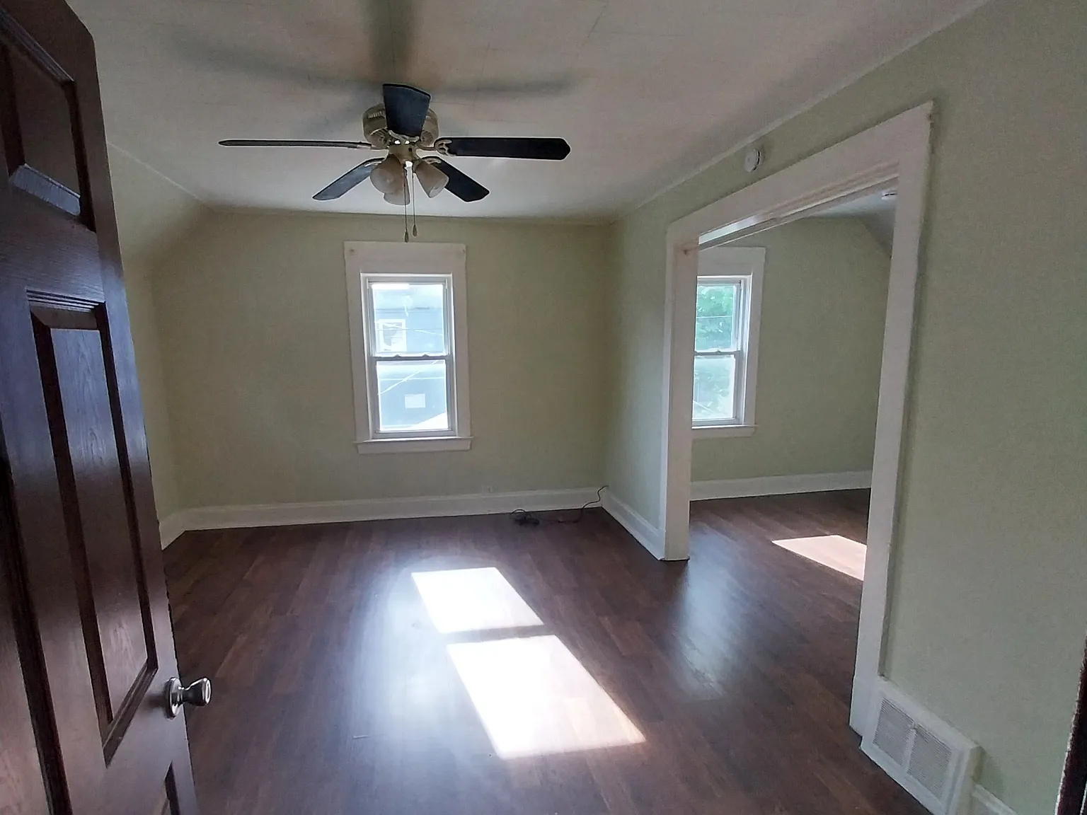 2 bed, $1,000 — Photo 1