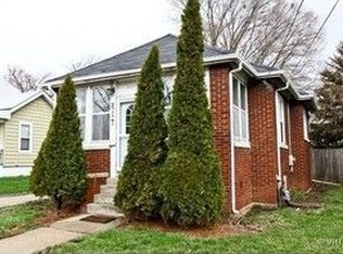 817 Prairie St, Aurora, IL 60506