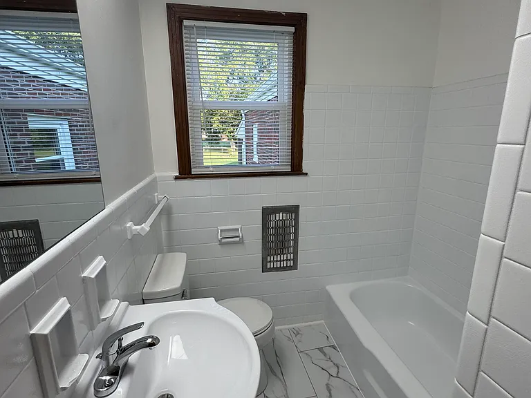 3001 Hillhurst Dr — Photo 9