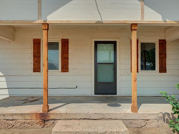 4th image of 211 Avenue F