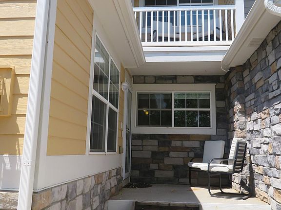 Front door porch entry