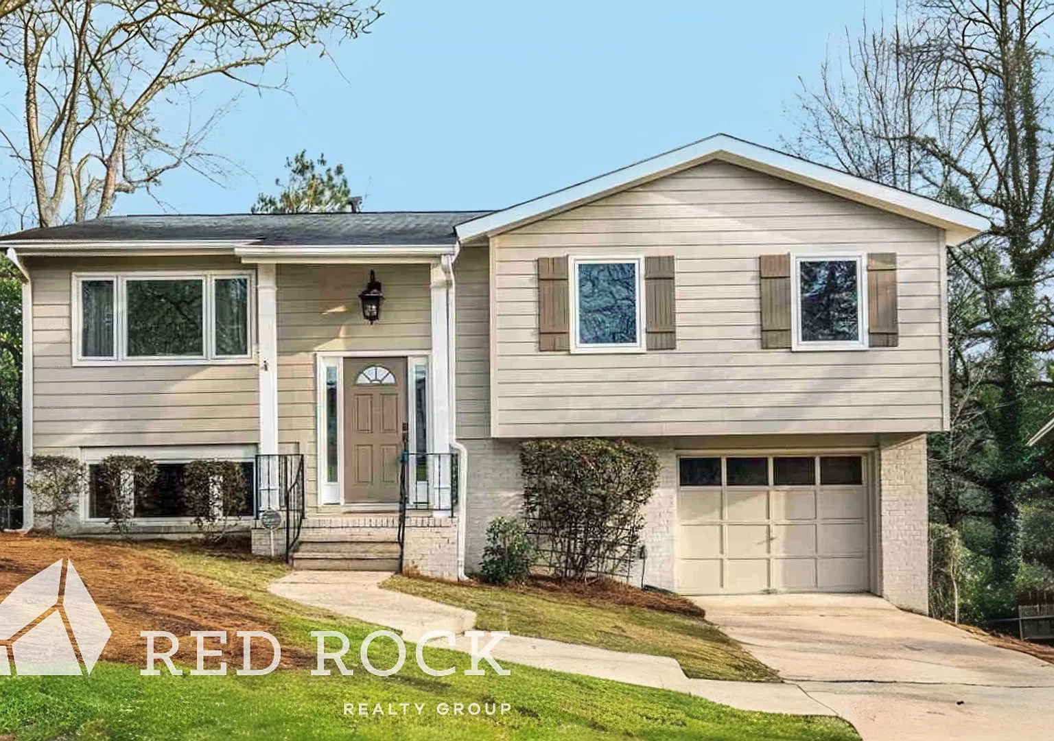 3 bedroom / 2 Bath Single Family Home in Crestline Park/Birmingham on Dead End Street — Photo 1