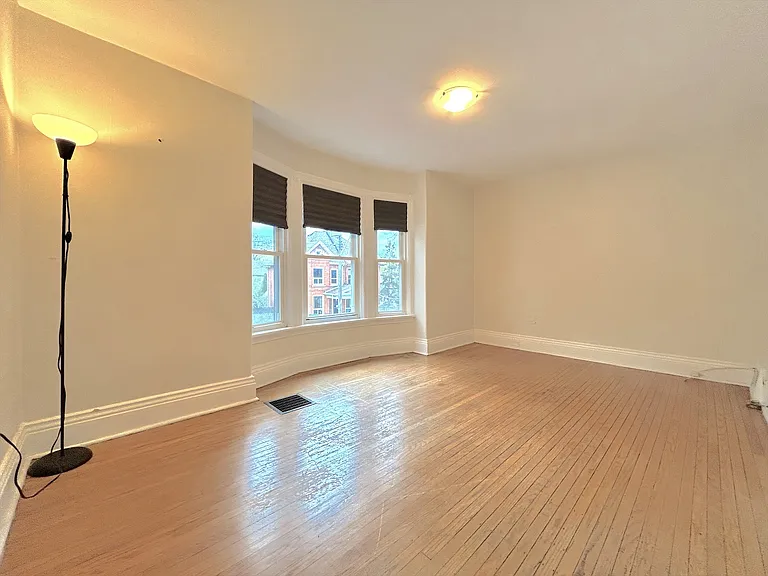 14 New St #2 — Photo 6