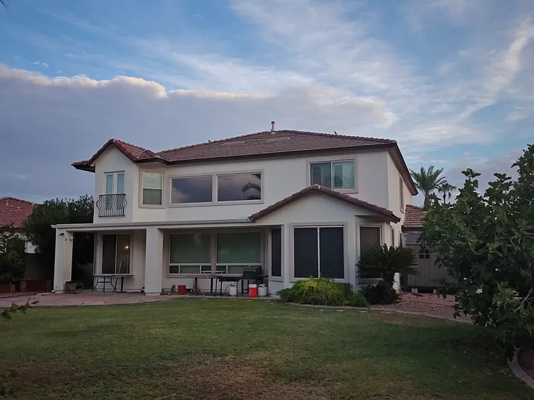 418 E Horseshoe Dr — Photo 2