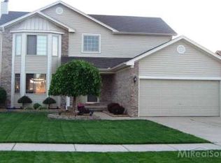 46171 Pat St, Chesterfield, MI 48051