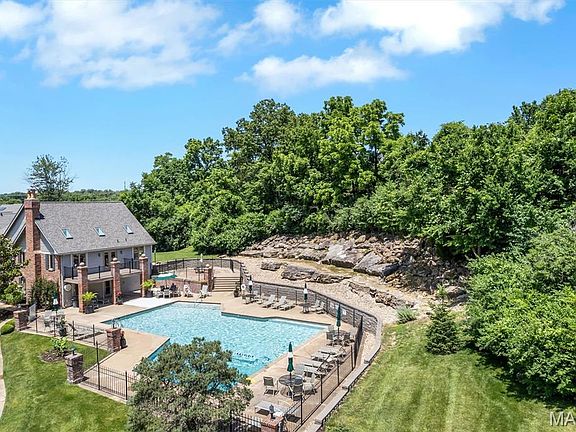 5th image of 14300 Conway Meadows Ct E APT 303