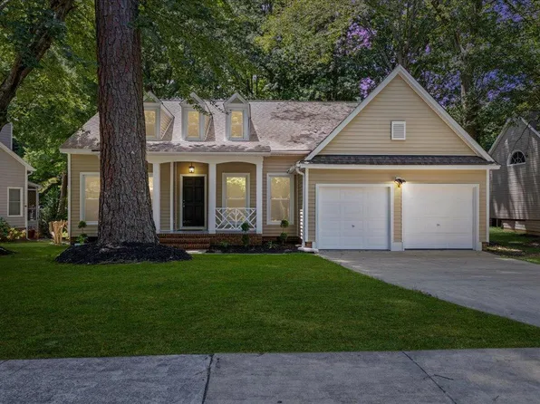 708 Clay Hill Dr, Knightdale, NC 27545