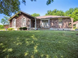 13706 Rickey Rd, Kansas City, MO 64133